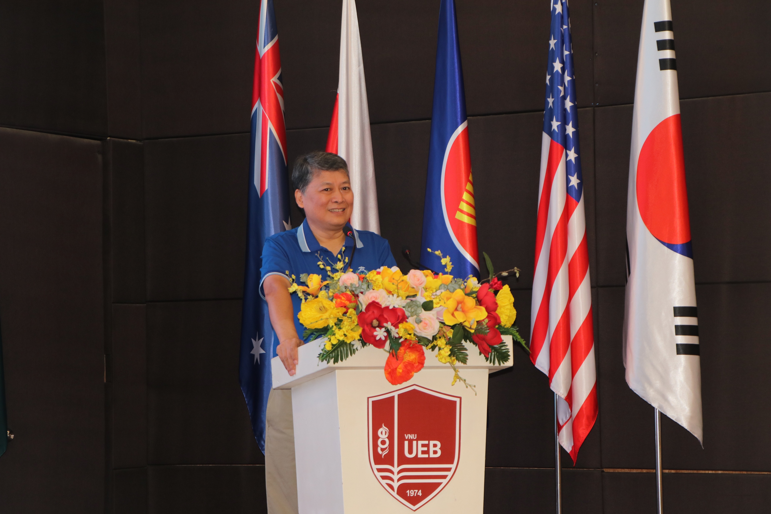 Trường Đại học Kinh tế tổ chức chương trình đào tạo, tập huấn sơ cứu cho cán bộ, sinh viên - Ảnh 1.