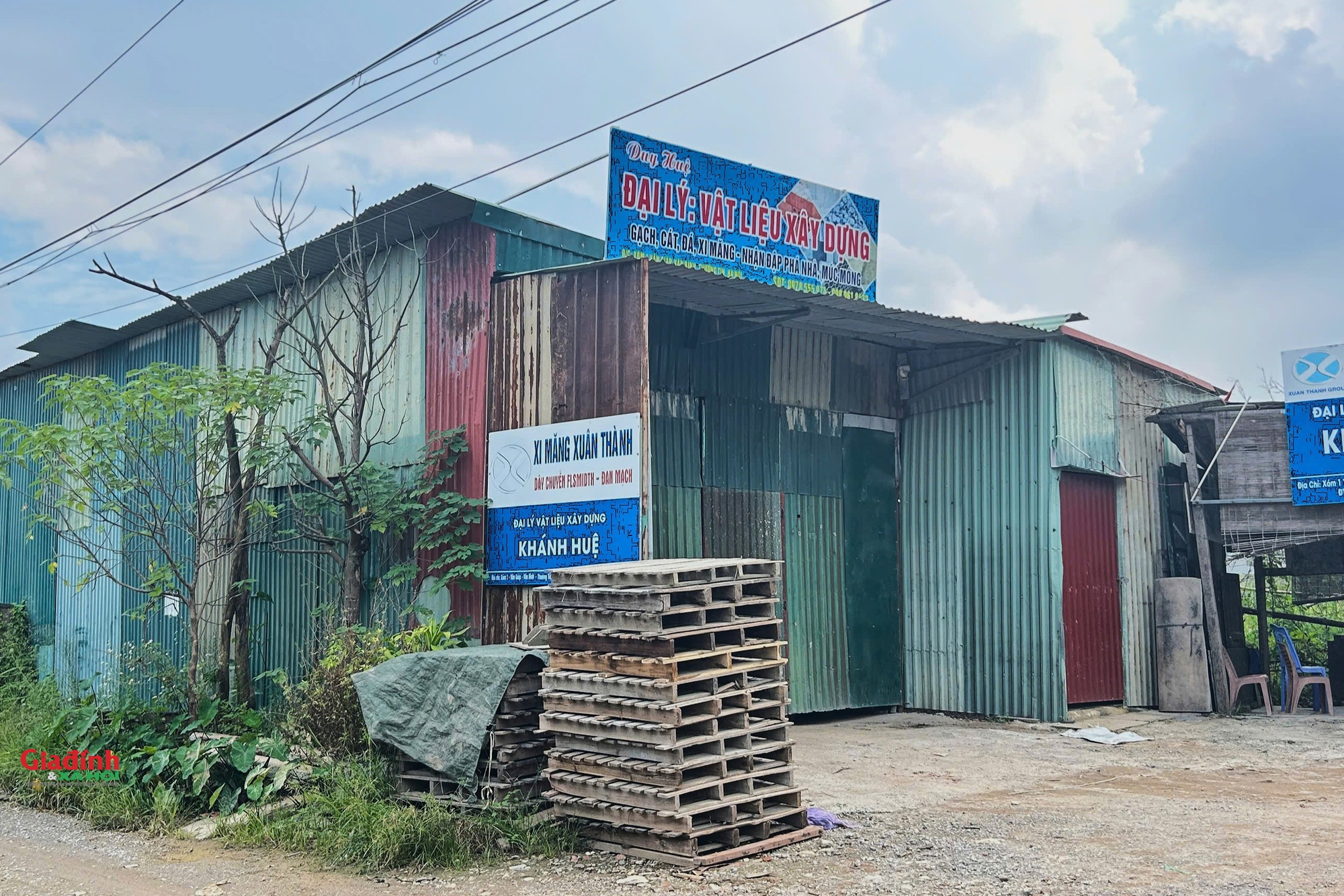 Hàng loạt công trình xây dựng sai phép xung quanh hiện trường vụ cháy khiến 4 người tử vong ở Thường Tín - Ảnh 4.