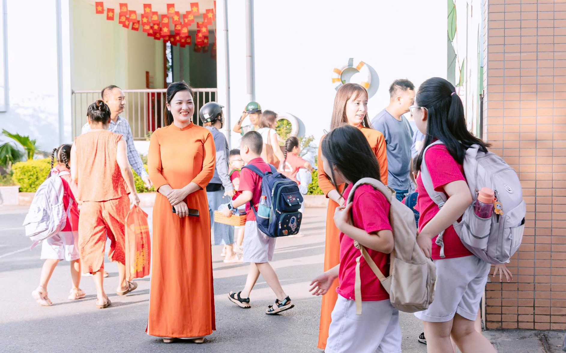 luong-giao-vien-17582747507992016572498-36-0-1215-1886-crop-17582750588051742041699.jpg
