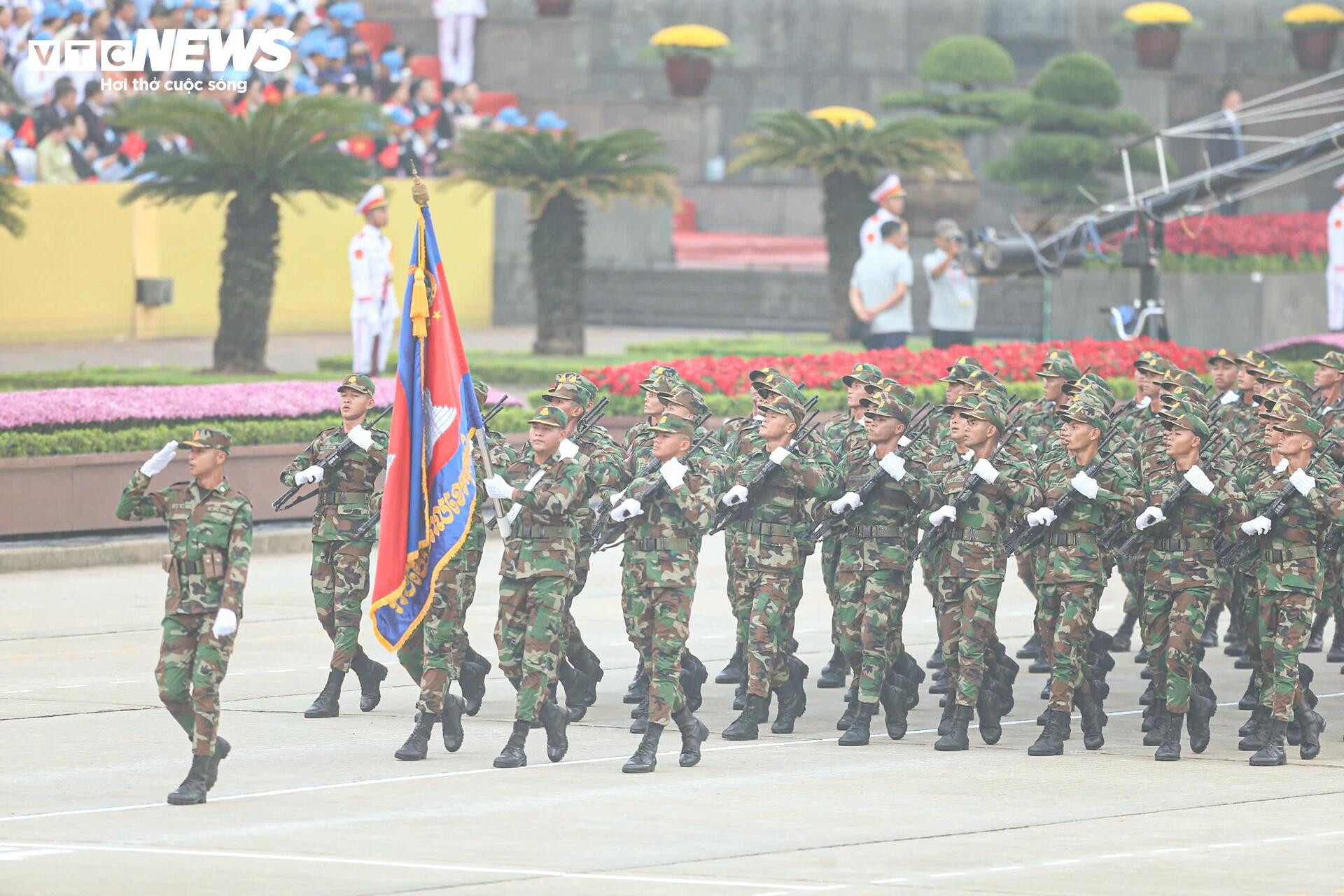 hung-trang-le-dieu-binh-dieu-hanh-mung-80-nam-quoc-khanh-2-9-24-09182697-1756783158987-175678315914787251608.jpg