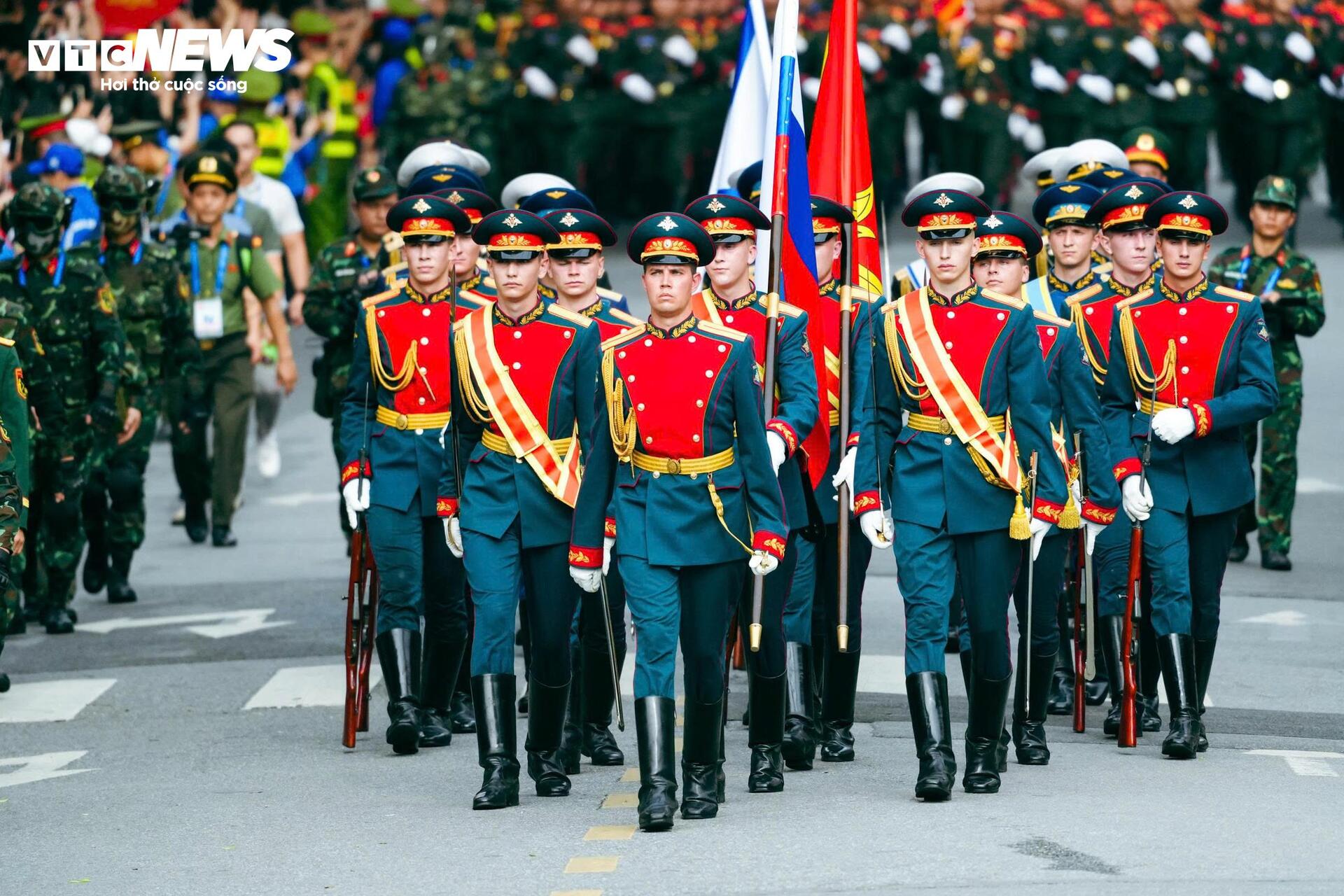 nhin-lai-nhung-khoanh-khac-tu-hao-ngay-tong-duyet-dieu-binh-2-9-14-10402007-1756783157152-17567831572821873705246.jpg