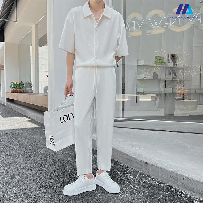 របៀបរួមបញ្ចូលគ្នានូវខោជាមួយអាវបុរស Cách kết hợp quần tây với áo sơ mi nam “chuẩn” lịch lãm - Ảnh 4.