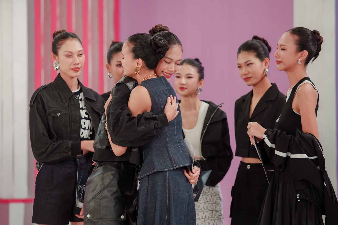 khoanh-khac-nghen-ngao-dan-thi-sinh-vietnam-s-next-top-model-2025-chao-tam-biet-mi-lan-81585489395239239025036-1758507608508-17585076088551591310554.jpg