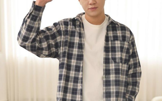phoi-ao-thun-voi-ao-so-mi-nam-1-17585117269862057740227-0-0-500-800-crop-17585117328241416920337-0-53-390-677-crop-17585117518531603589926.jpg