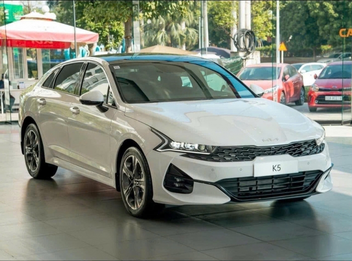 Giá lăn bánh Kia K5 giảm sốc nhất phân khúc sedan hạng D tại Việt Nam - Ảnh 2. Giá lăn bánh Kia K5 giảm sốc nhất phân khúc sedan hạng D tại Việt Nam - Ảnh 2.