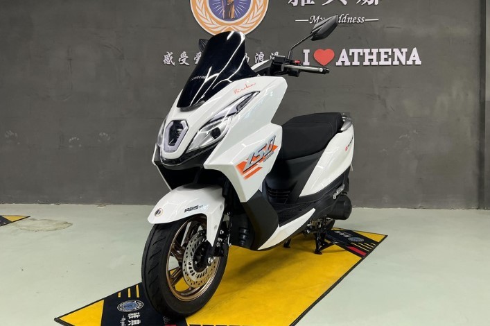 Xe ga 150cc giá rẻ 26 triệu đồng với công nghệ tiên tiến ABS 2 kênh - Ảnh 4. Xe ga 150cc giá rẻ 26 triệu đồng với công nghệ tiên tiến ABS 2 kênh - Ảnh 4.