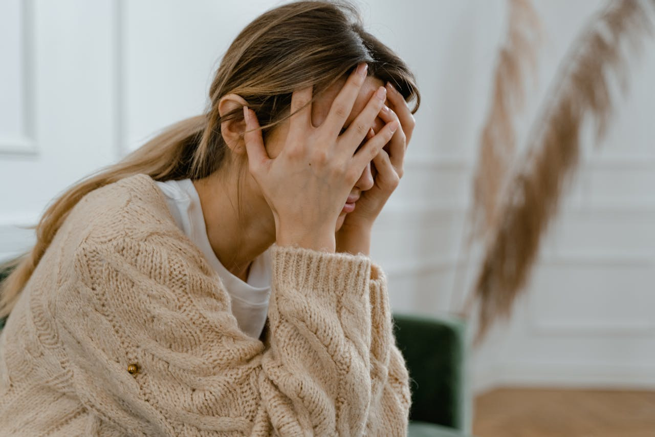Mẹ kế cho con riêng đi chơi xa, bị chồng mắng là đàn bà dễ dãi, vô tâm - Ảnh 1.