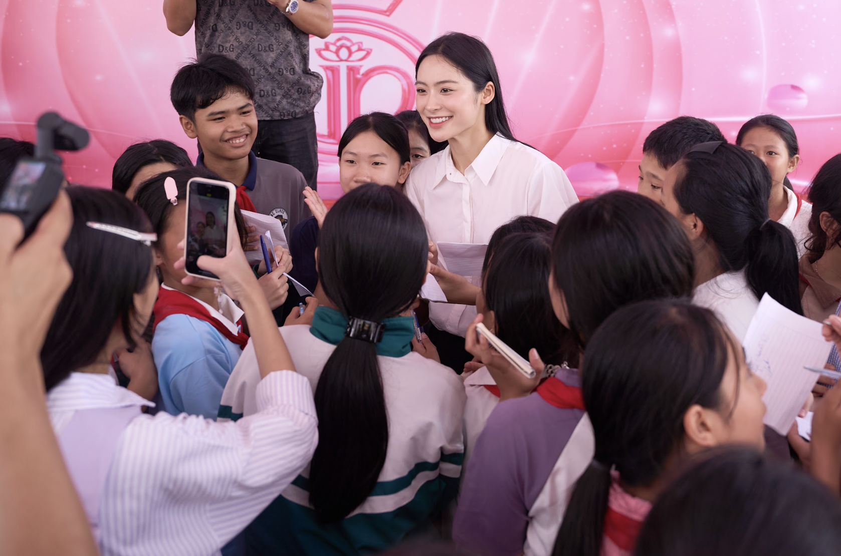 Hoa hậu Hà Trúc Linh và Á hậu Châu Anh , Vân Nhi khởi động dự án nhân ái Mái trường mơ ước - Ảnh 3.