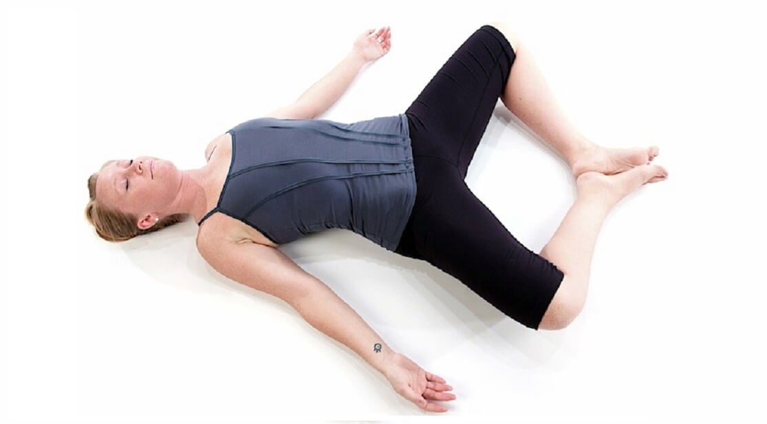 6 tư thế yoga giúp giảm đau và căng thẳng khi bị lạc nội mạc tử cung- Ảnh 1.