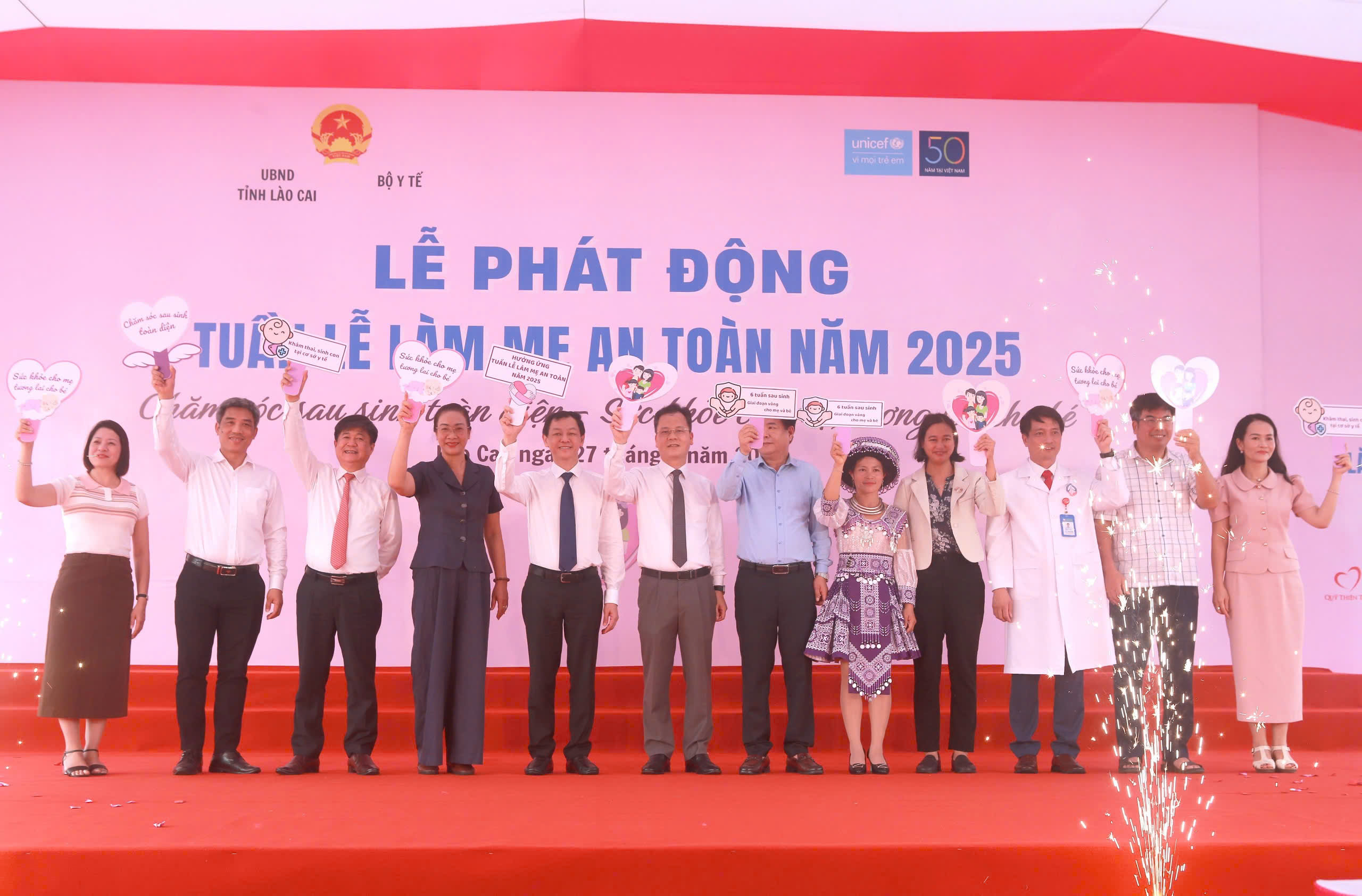 Tuần lễ Làm mẹ an toàn năm 2025: Chăm sóc sau sinh toàn diện - Sức khỏe cho mẹ, tương lai cho bé - Ảnh 3. Tuần lễ Làm mẹ an toàn năm 2025: Chăm sóc sau sinh toàn diện - Sức khỏe cho mẹ, tương lai cho bé - Ảnh 3.