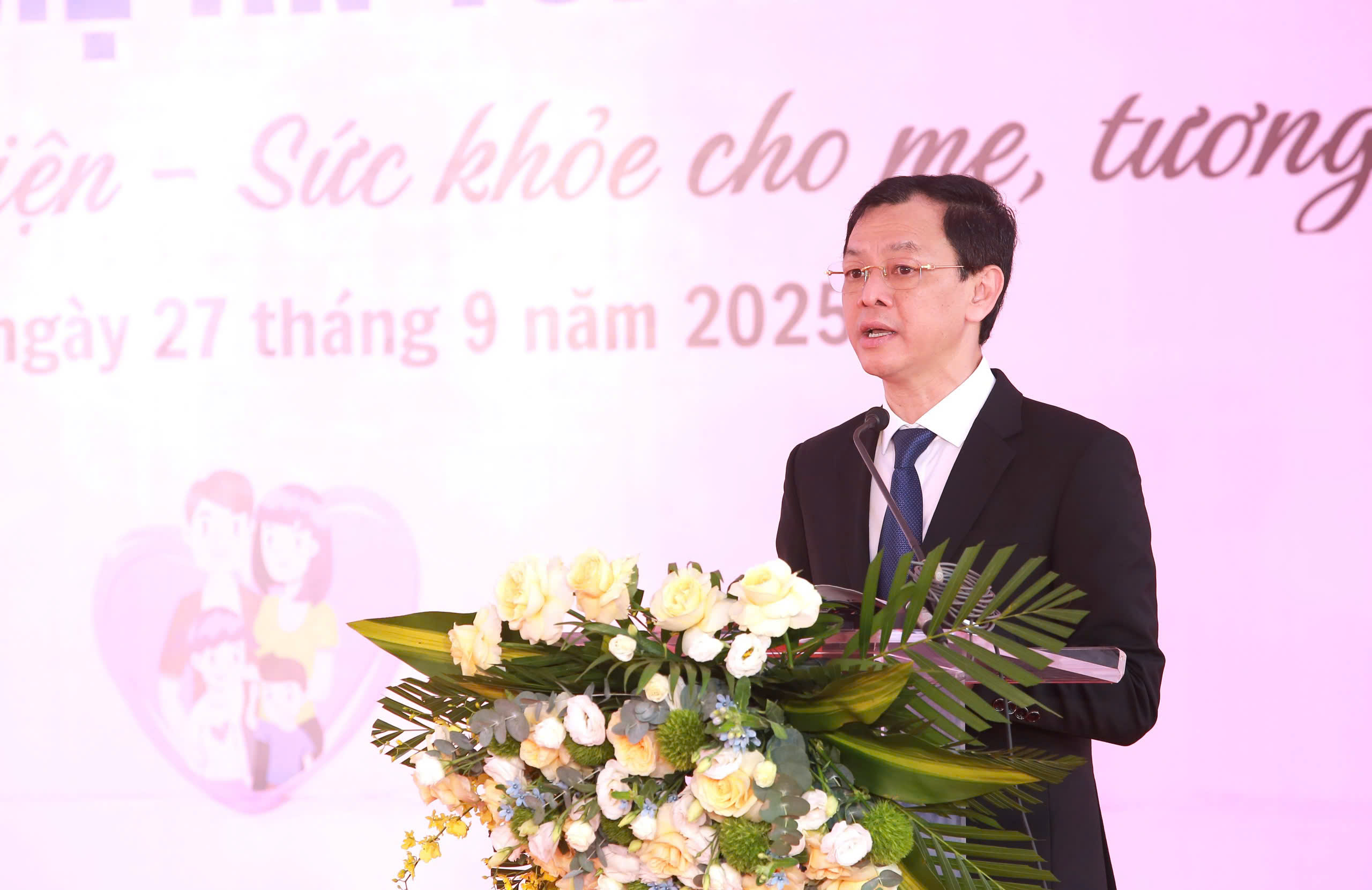 Tuần lễ Làm mẹ an toàn năm 2025: Chăm sóc sau sinh toàn diện - Sức khỏe cho mẹ, tương lai cho bé - Ảnh 1. Tuần lễ Làm mẹ an toàn năm 2025: Chăm sóc sau sinh toàn diện - Sức khỏe cho mẹ, tương lai cho bé - Ảnh 1.