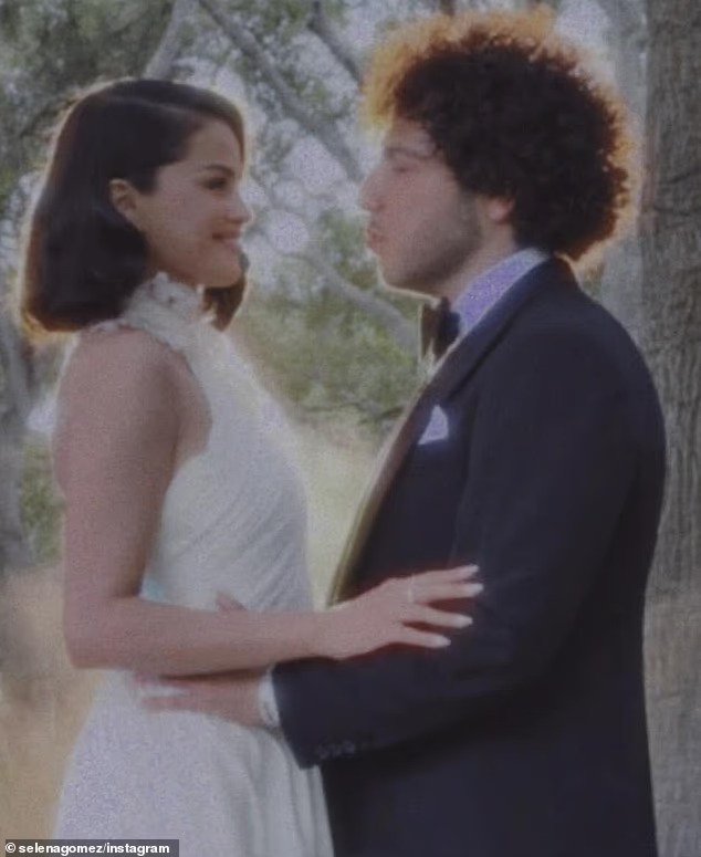 102510747-15140929-selenagomezjoyfullyannouncedhermarriagetomusicproducerb-m-201759015545180-17590258402661350352187-1759044233439-1759044234232679478519.jpg