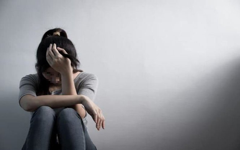 Tận tụy chăm mẹ chồng nằm viện, tôi rơi nước mắt cay đắng trước câu nói của bà với người lạ