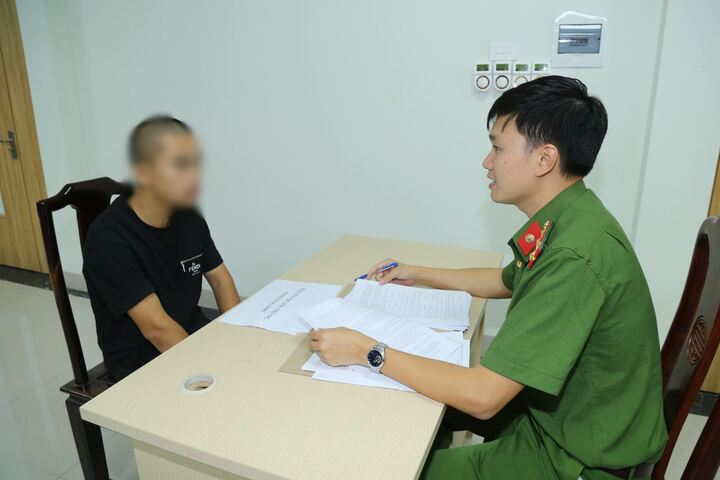 Khởi tố 13 thanh thiếu niên trong vụ hỗn chiến bằng dao, kiếm ở Bắc Ninh - Ảnh 2. Khởi tố 13 thanh thiếu niên trong vụ hỗn chiến bằng dao, kiếm ở Bắc Ninh - Ảnh 2.