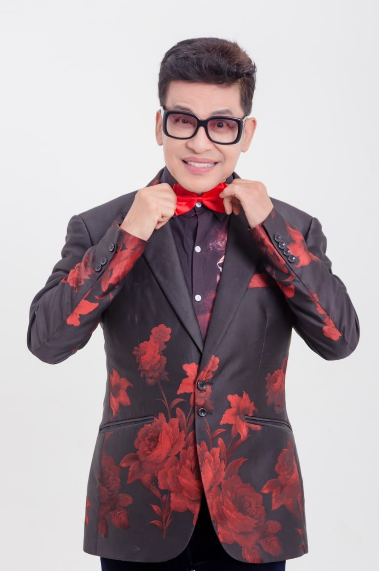 MC Thanh Bạch U70: Sống khép mình sau tai nạn, độc thân nhưng không cô đơn - Ảnh 5. MC Thanh Bạch U70: Sống khép mình sau tai nạn, độc thân nhưng không cô đơn - Ảnh 5.