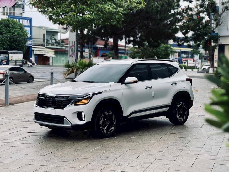 Kia Seltos giảm giá gần 100 triệu đồng, trở thành SUV hạng B rẻ nhất thị trường, chỉ ngang Toyota Vios- Ảnh 2.