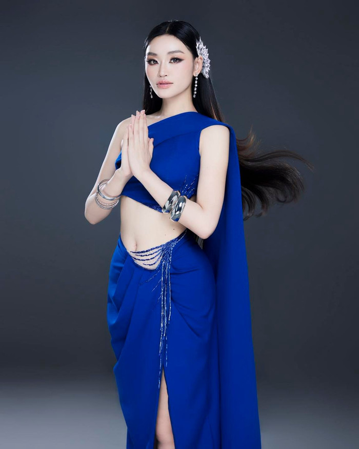 Hoa hậu Hòa bình Việt Nam mặc váy hở bạo khi vừa qua Thái - Ảnh 1.