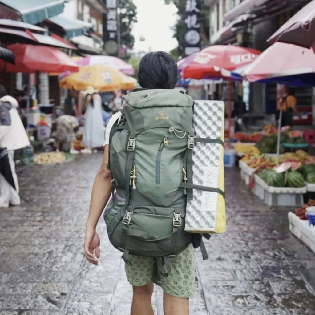 Chàng trai con nhà giàu, có 3 bằng thạc sĩ vẫn lang bạt, xin ăn mỗi ngày - Ảnh 3.