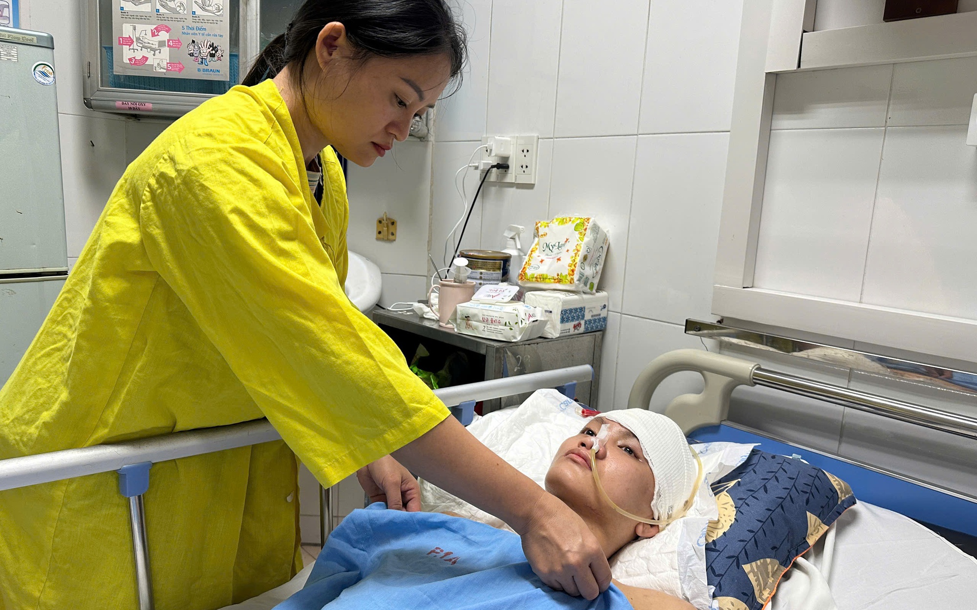 MS 1039: Người mẹ trẻ mắc ung thư hiếm gặp: Nỗi tuyệt vọng giữa căn phòng trọ bệnh viện - Ảnh 1.