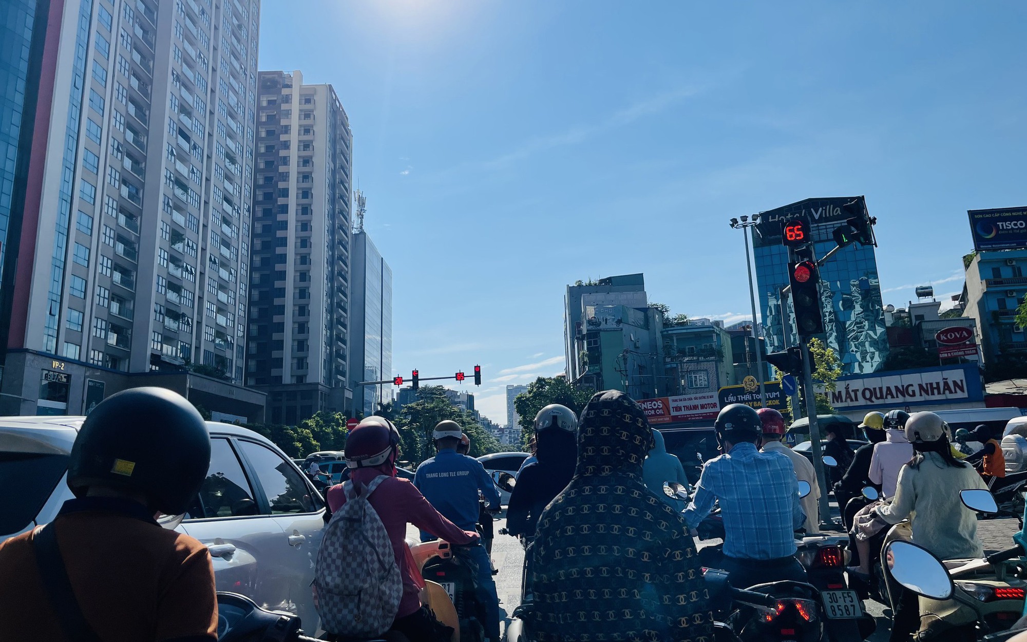 thoi-tiet-ha-noi-17570661743161828614600-268-0-1868-2560-crop-1757066248453364665337.jpg
