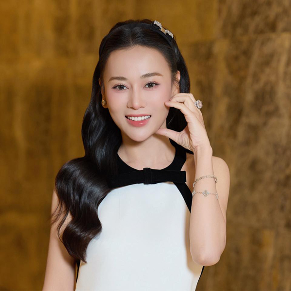 Nhan sắc Phương Oanh từ hậu trường phim đến lúc về nhà nấu ăn trong bếp - Ảnh 9. Nhan sắc Phương Oanh từ hậu trường phim đến lúc về nhà nấu ăn trong bếp - Ảnh 9.