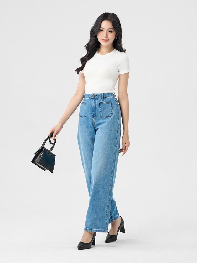 Bí quyết mix đồ cực chất với áo thun ôm để tôn lên phong cách riêng biệt - Ảnh 1. Bí quyết mix đồ cực chất với áo thun ôm để tôn lên phong cách riêng biệt - Ảnh 1.