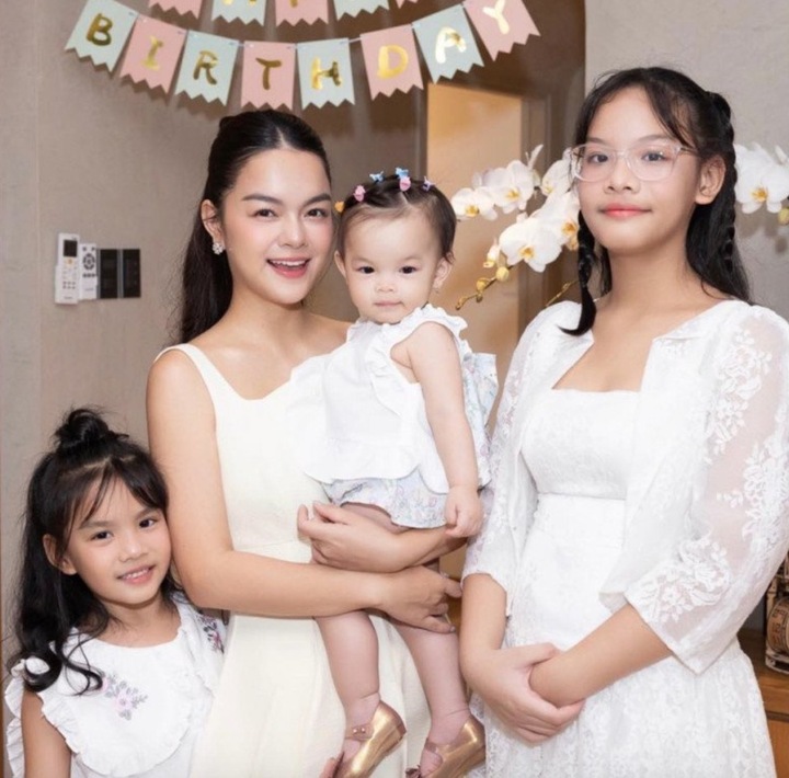 Cuộc sống của Phạm Quỳnh Anh sau 7 năm ly hôn ông bầu nổi tiếng - Ảnh 4. Cuộc sống của Phạm Quỳnh Anh sau 7 năm ly hôn ông bầu nổi tiếng - Ảnh 4.