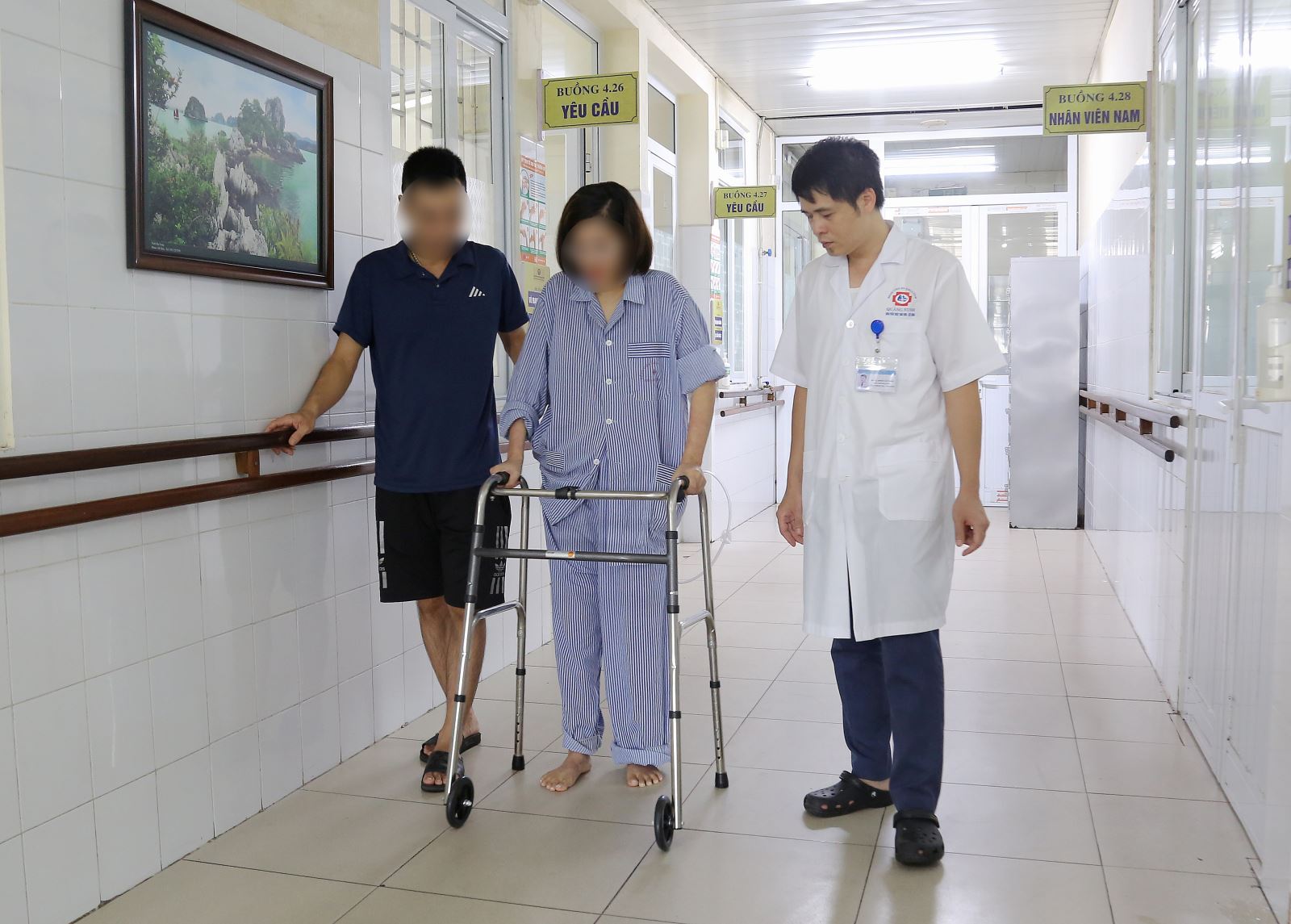 Cô gái 31 tuổi nhảy cầu Bãi Cháy do trầm cảm may mắn được cứu sống - Ảnh 2.