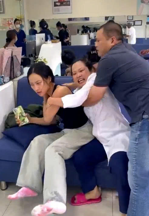 nha-khoa-2-17572557882231093238543-1757314756700-1757314757530651490078.jpg
