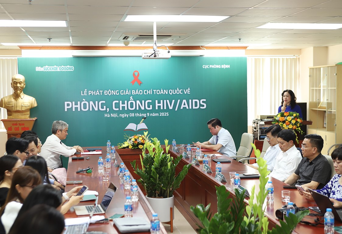 Phát động 'Giải Báo chí toàn quốc về phòng, chống HIV/AIDS năm 2025'- Ảnh 1. Phát động 'Giải Báo chí toàn quốc về phòng, chống HIV/AIDS năm 2025'- Ảnh 1.