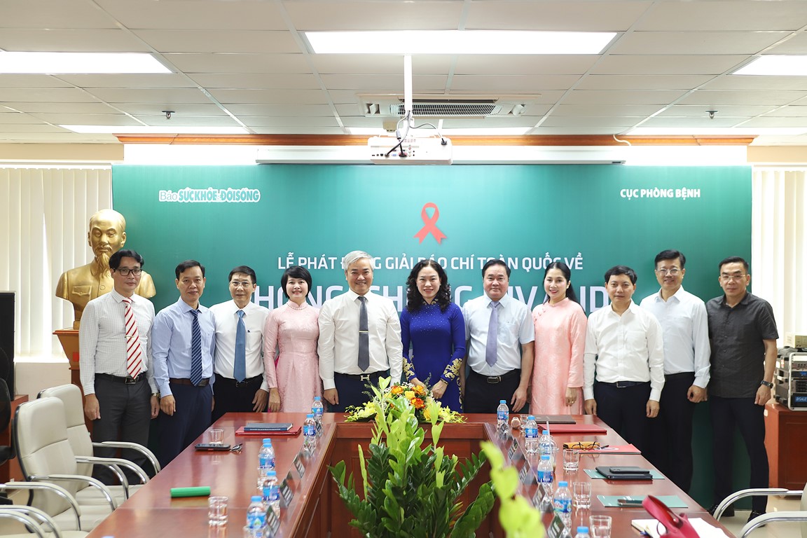 Phát động 'Giải Báo chí toàn quốc về phòng, chống HIV/AIDS năm 2025'- Ảnh 5. Phát động 'Giải Báo chí toàn quốc về phòng, chống HIV/AIDS năm 2025'- Ảnh 5.