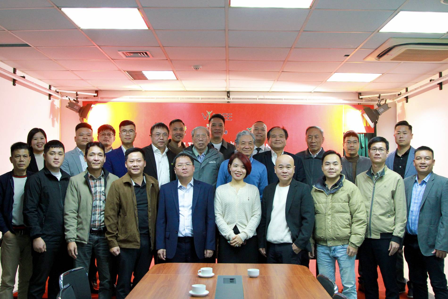 Ông Phan Bá Mạnh làm Phó Tổng Biên tập Tạp chí Kinh tế Môi trường - Ảnh 6. Ông Phan Bá Mạnh làm Phó Tổng Biên tập Tạp chí Kinh tế Môi trường - Ảnh 6.