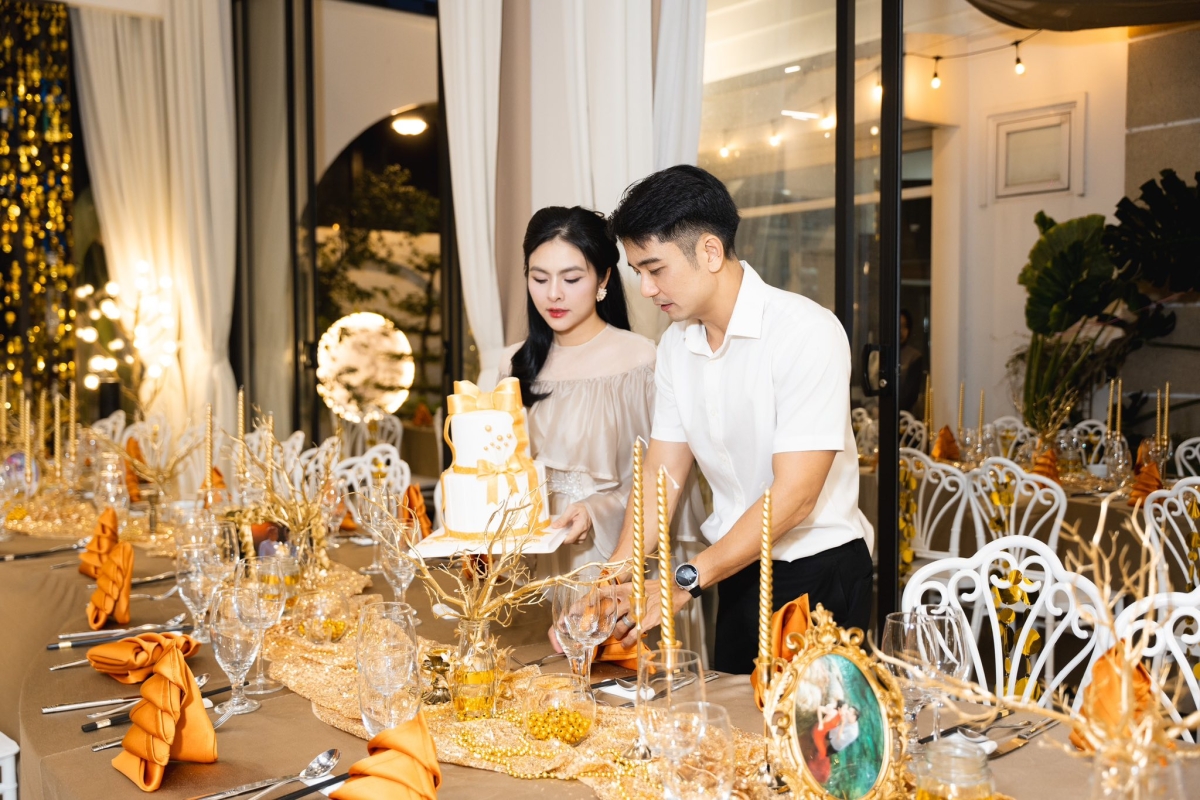 Biệt thự lộng lẫy của V&acirc;n Trang kỷ niệm ng&agrave;y cưới đầy &yacute; nghĩa - Ảnh 1.