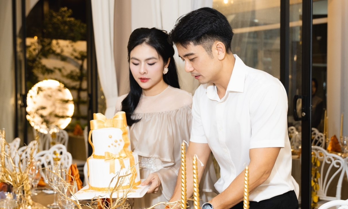 V&acirc;n Trang trang tr&iacute; biệt thự lộng lẫy để kỷ niệm ng&agrave;y cưới