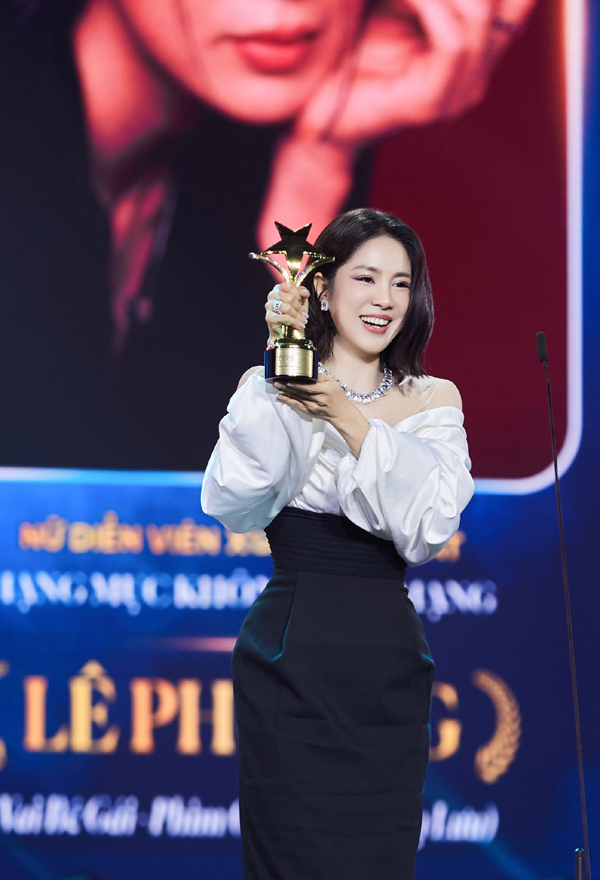 Lê Phương có tin vui ở tuổi trung niên - Ảnh 2. Lê Phương có tin vui ở tuổi trung niên - Ảnh 2.