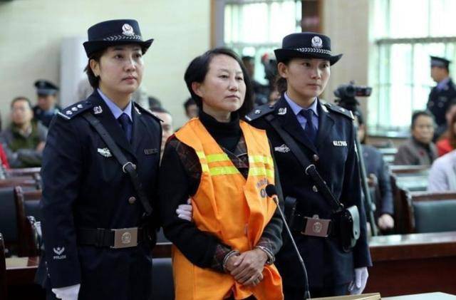 Lộ nguyên nhân người phụ nữ trung niên làm môi giới bất động sản sở hữu 100 căn nhà - Ảnh 1. Lộ nguyên nhân người phụ nữ trung niên làm môi giới bất động sản sở hữu 100 căn nhà - Ảnh 1.