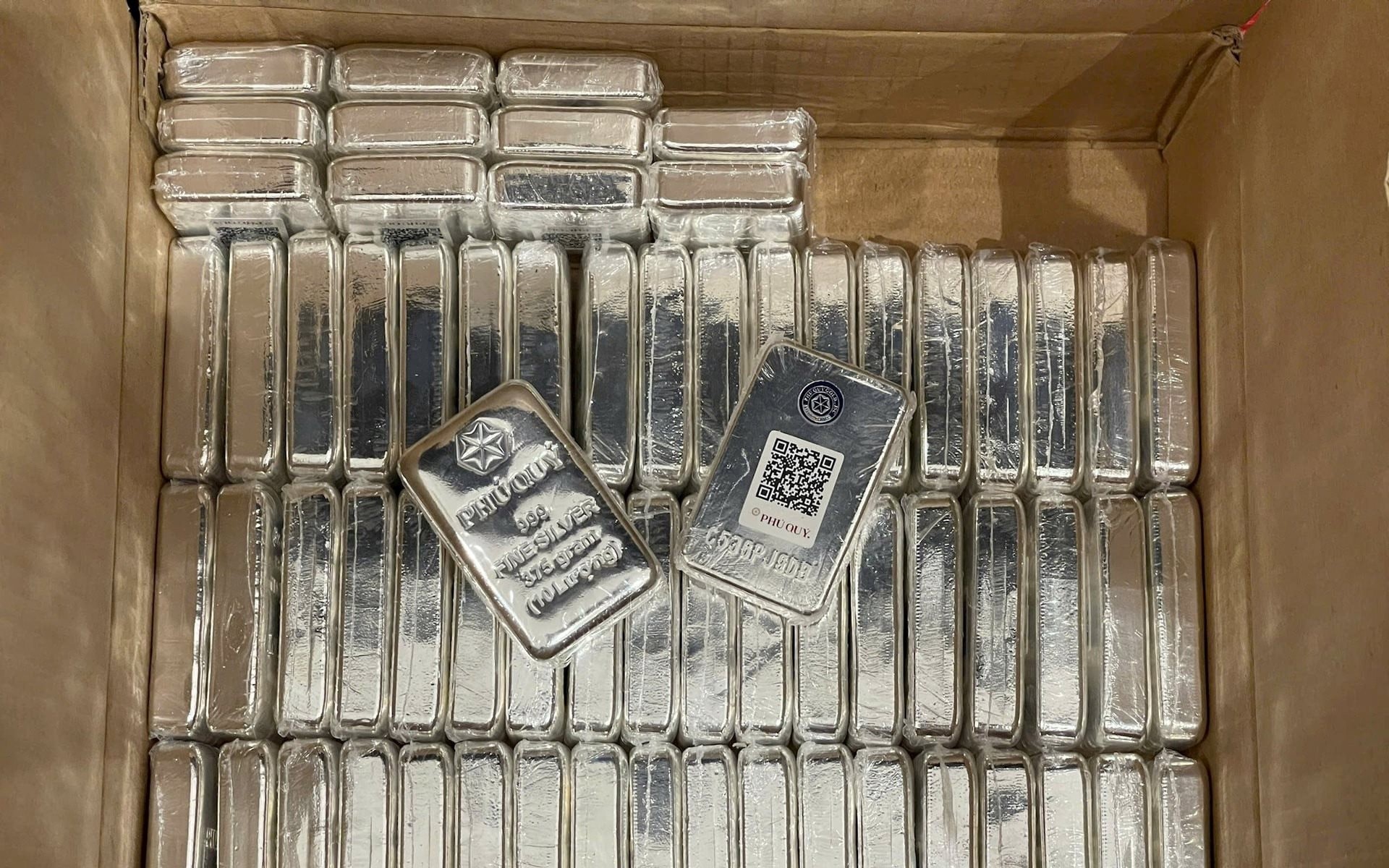 Gi&aacute; bạc h&ocirc;m nay (12/1): V&igrave; sao mở phi&ecirc;n đầu tuần, thị trường trong nước tăng gần 200.000 đồng/lượng, đẩy gi&aacute; giao dịch vượt mốc 86 triệu/kg?