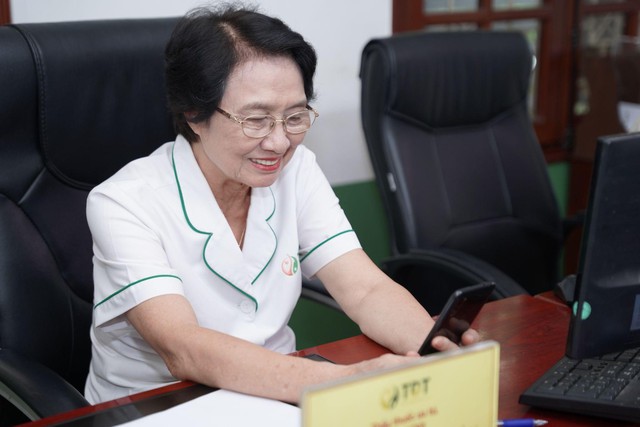 B&aacute;c sĩ CKII Nguyễn Thị Nhuần: Hơn bốn thập kỷ nỗ lực giữ trọn đạo đức nghề - Ảnh 4.