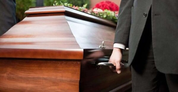 Tại sao người mất lại quay đầu ra cửa, ý nghĩa? - Ảnh 1. Tại sao người mất lại quay đầu ra cửa, ý nghĩa? - Ảnh 1.