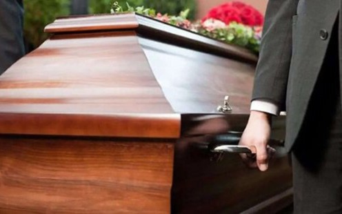 Người bị ốm c&oacute; n&ecirc;n đi đ&aacute;m ma kh&ocirc;ng? - Ảnh 3.