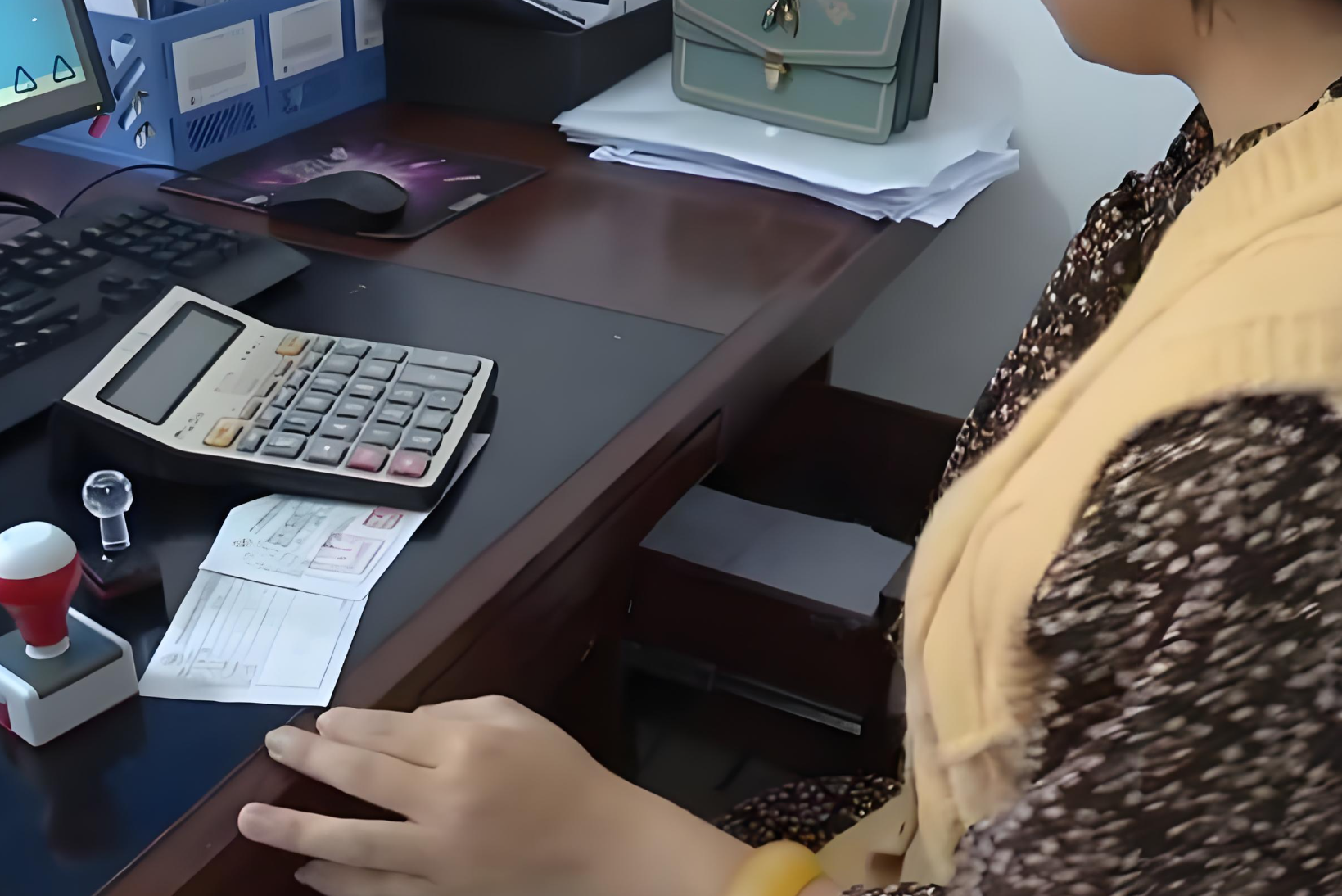 Nữ kế toán lương 11 triệu đồng / tháng trả góp biệt thự 20 tỷ đồng gây sốc - Ảnh 2. Nữ kế toán lương 11 triệu đồng / tháng trả góp biệt thự 20 tỷ đồng gây sốc - Ảnh 2.