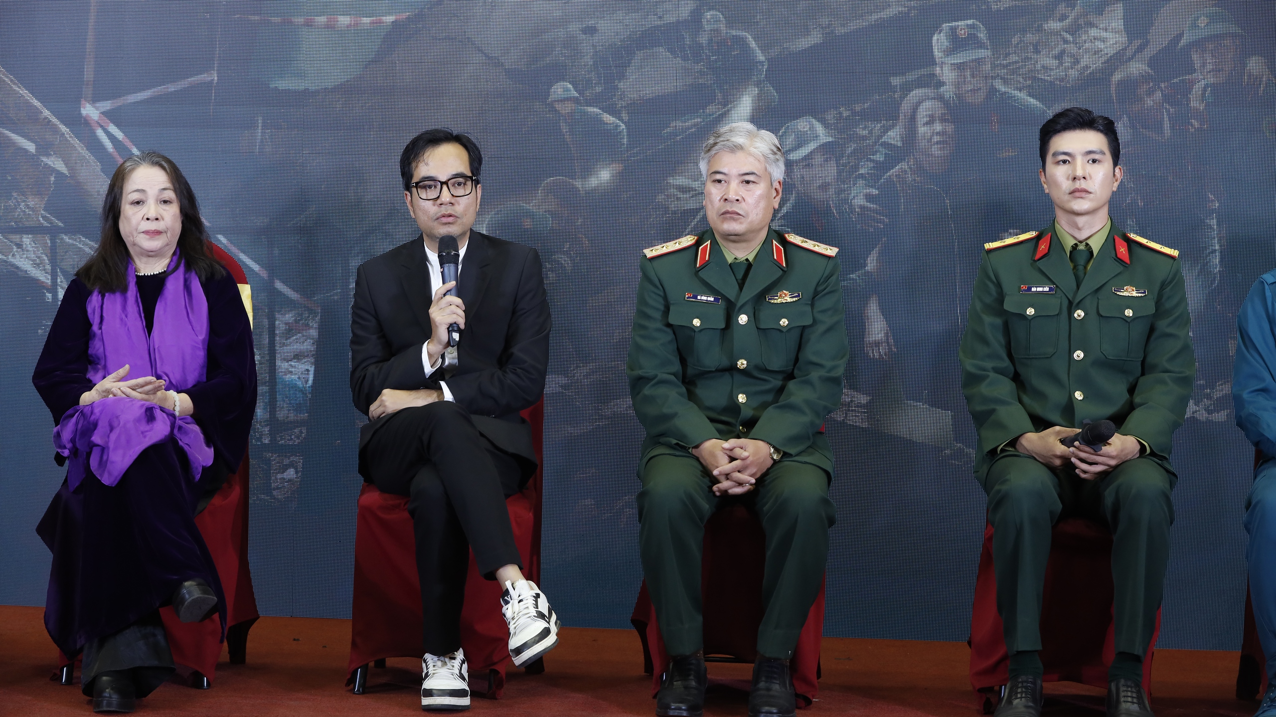 l&yacute; do mời Steven Nguyễn &ndash; Nam phản diện phim 'Mưa đỏ' v&agrave;o vai Trung t&aacute; qu&acirc;n đội - Ảnh 2.