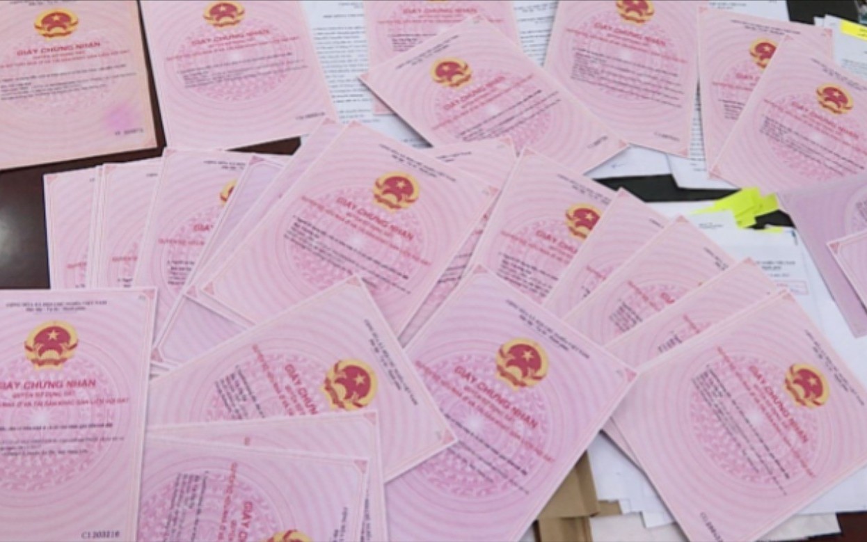 Tin s&aacute;ng 14/1: Người d&acirc;n c&oacute; sổ trắng, sổ xanh được cấp đổi sang sổ đỏ theo quy định mới; Ng&agrave;y nghỉ lễ 24/11 năm nay rơi v&agrave;o thứ mấy?