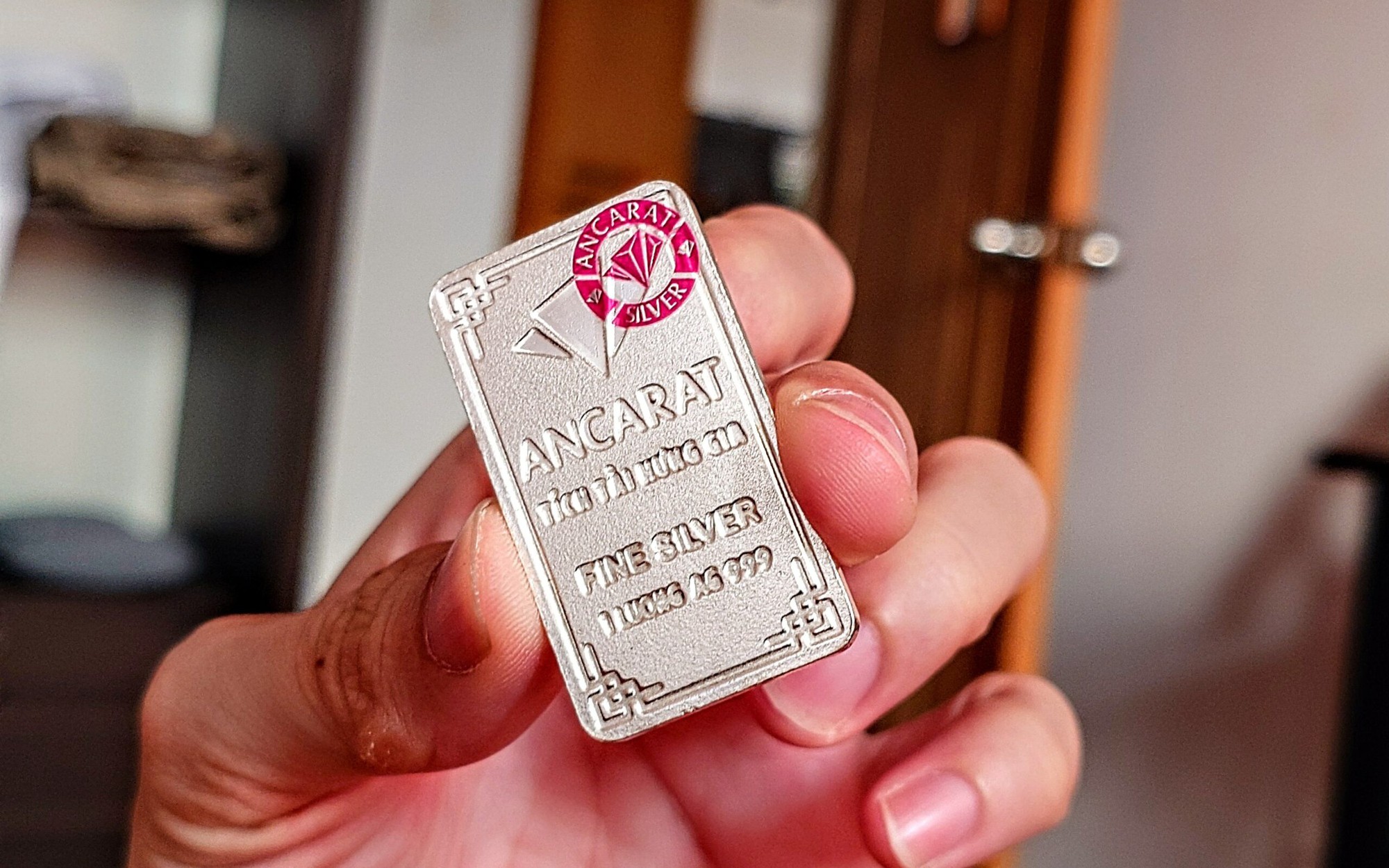 Gi&aacute; bạc h&ocirc;m nay (14/1): Thị trường trong nước biến động mạnh, gi&aacute; giao dịch vươn l&ecirc;n v&ugrave;ng 94 triệu đồng/kg