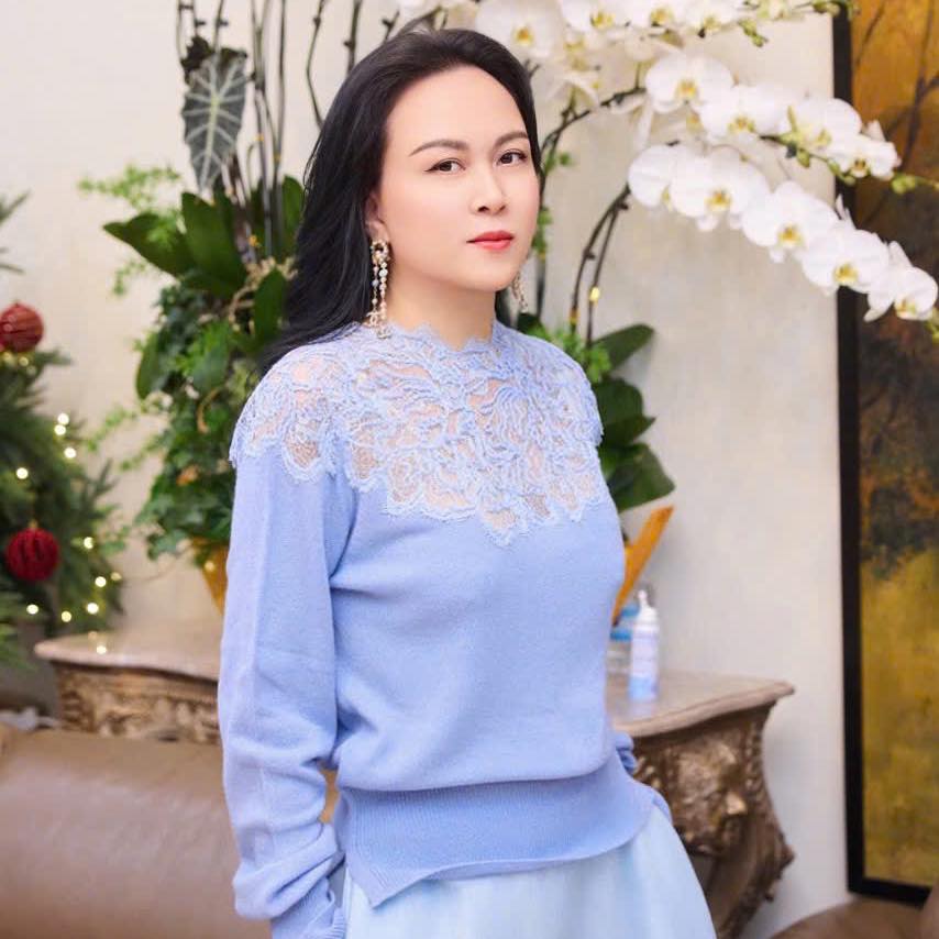 Phượng Chanel ở tuổi trung niên vẫn 'hack' tuổi và sang chảnh