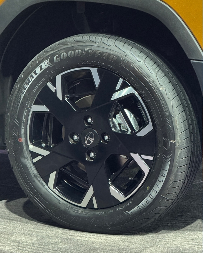 SUV hạng A gi&aacute; 141 triệu đồng đẹp long lanh, trang bị sang trọng, rẻ hơn hẳn Kia Morning, Hyundai Grand i10, chỉ như Honda SH - Ảnh 10.