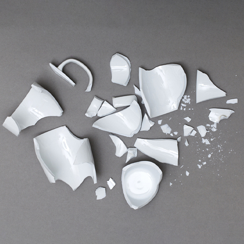 Vỡ ch&eacute;n c&oacute; điềm g&igrave; theo quan niệm c&aacute;c nước tr&ecirc;n thế giới? - Ảnh 1.