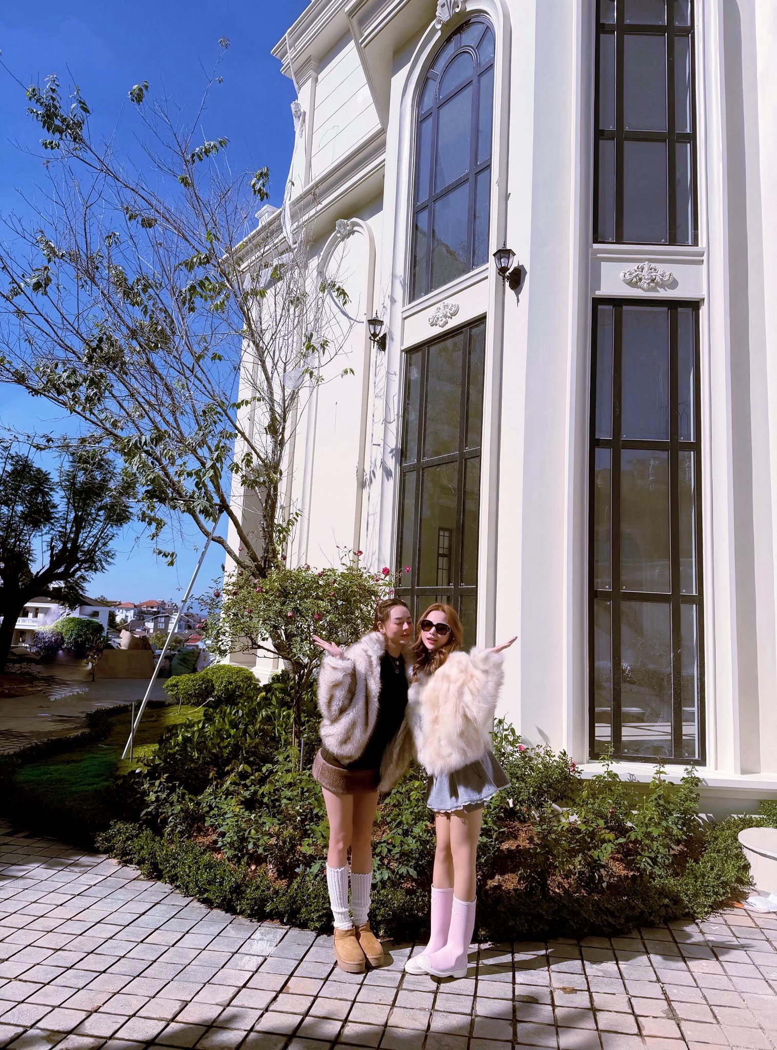 Căn biệt thự dưỡng gi&agrave; của Huyền Baby v&agrave; bạn th&acirc;n tại Đ&agrave; Lạt lộng lẫy , sang trọng - Ảnh 2.