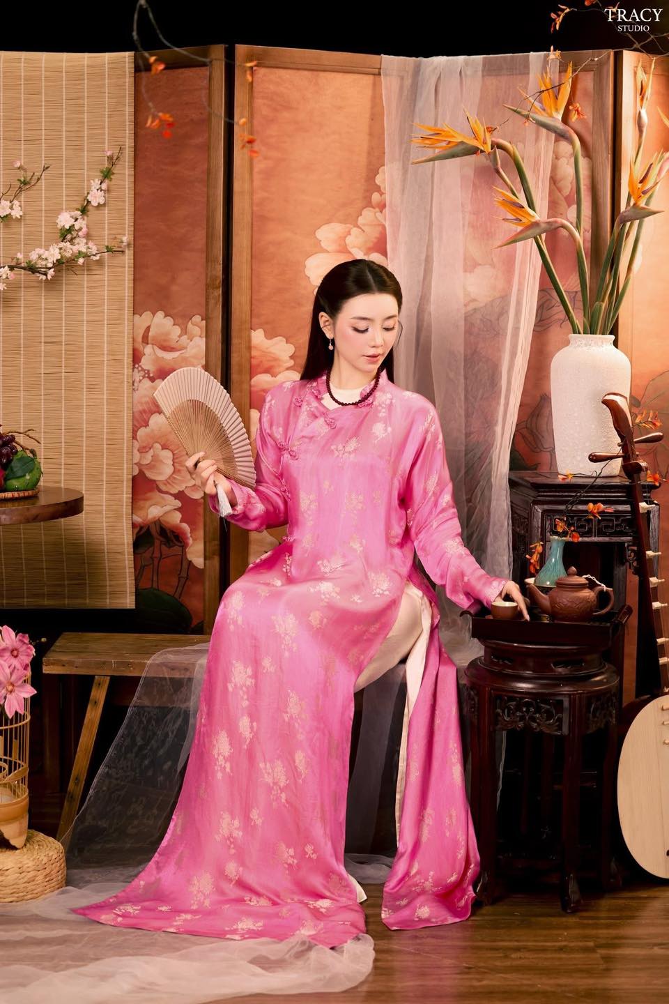 Quỳnh Kool tỏa s&aacute;ng trong &aacute;o d&agrave;i hồng phấn đầy quyến rũ v&agrave; thanh lịch - Ảnh 5.