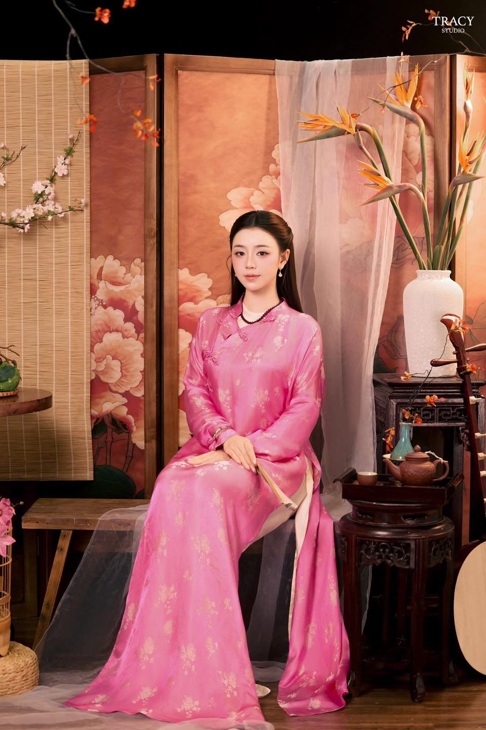 Quỳnh Kool tỏa s&aacute;ng trong &aacute;o d&agrave;i hồng phấn đầy quyến rũ v&agrave; thanh lịch - Ảnh 4.